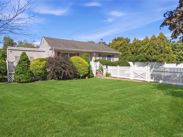 98 Smith Avenue, Holbrook NY 11741