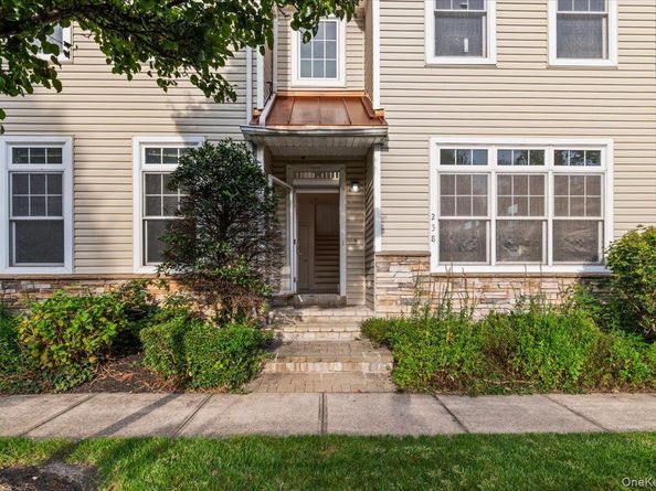 238 Harbor View Drive 238, Port Washington NY 11050