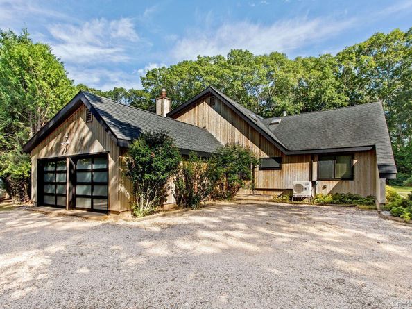 6 Strathmore Court, Remsenburg NY 11960