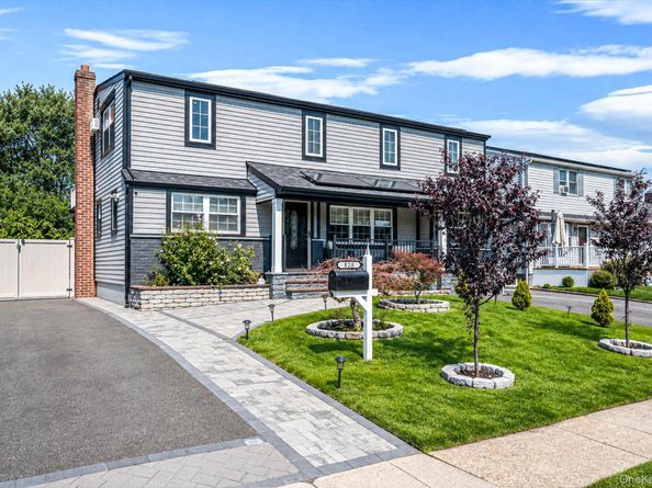 828 Strang Drive, Wantagh NY 11793