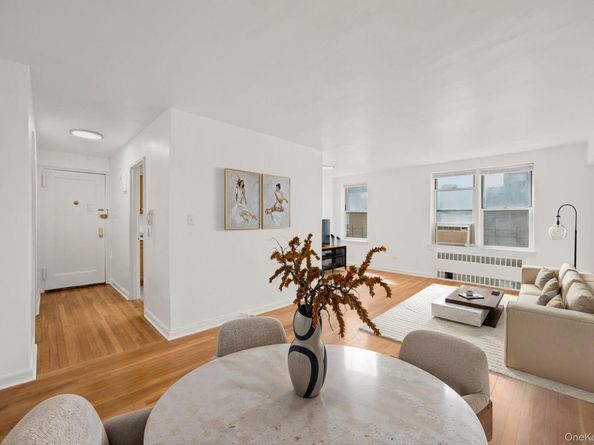 67-07 Yellowstone Boulevard 6F, Forest Hills NY 11375