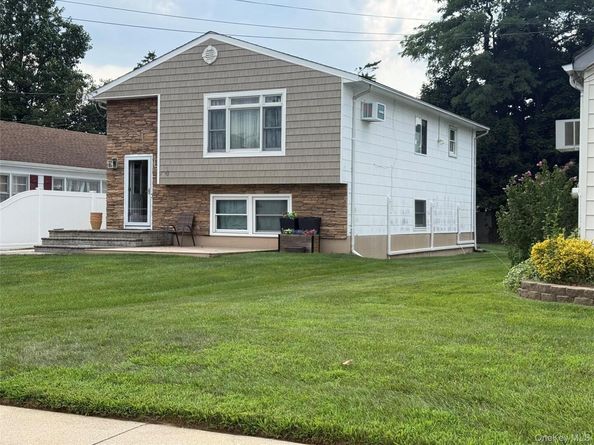 30 Stone Boulevard, Massapequa NY 11758