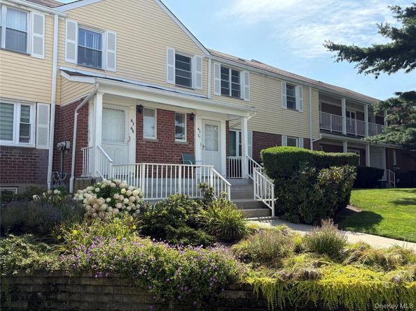 67-71 Cloverdale Lane 148, Oakland Gardens NY 11364