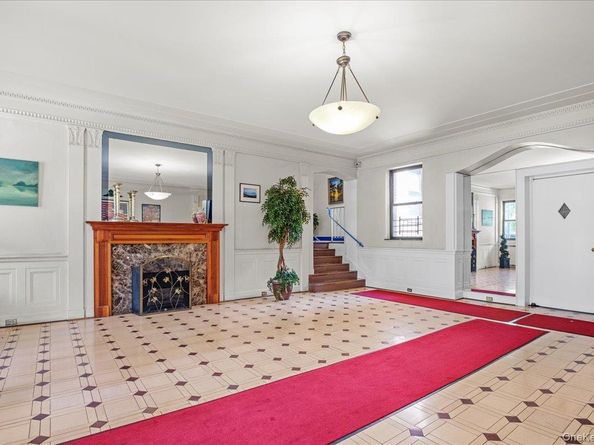 170-40 Highland Avenue 401, Jamaica Estates NY 11432