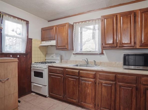 90-27 218 Place, Queens Village NY 11428