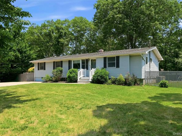 3 Herd Lane, East Setauket NY 11733