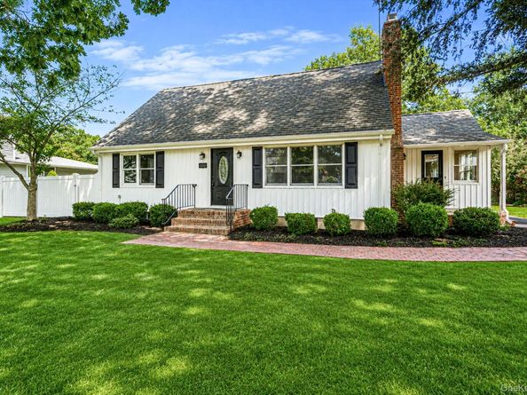 273 Cambon Avenue, Saint James NY 11780
