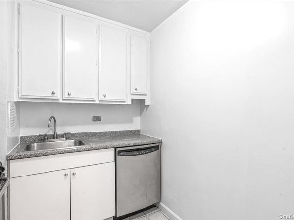 85-15 Main Street 12B, Briarwood NY 11501