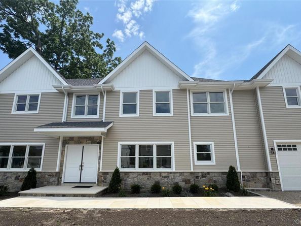 9 First Street, Glenwood Landing NY 11547