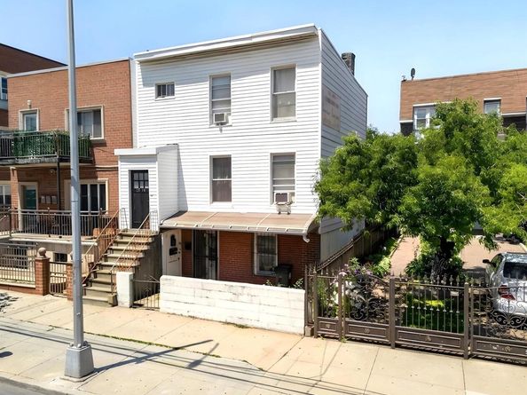 25-14 Crescent Street, Astoria NY 11102