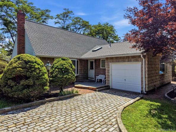 10 Arcadia Drive, Dix Hills NY 11746