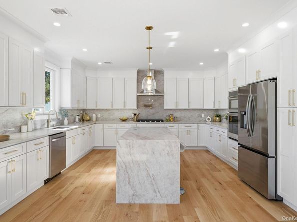 99 Slate Lane, Levittown NY 11756