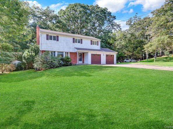 14 Morewood Drive, Smithtown NY 11787