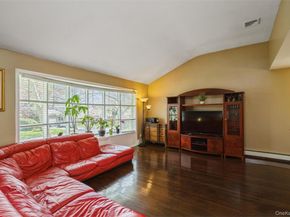 5 Highpoint Drive, Huntington NY 11743