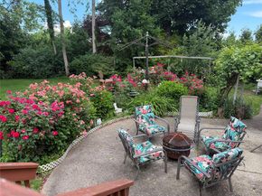 5 Highpoint Drive, Huntington NY 11743