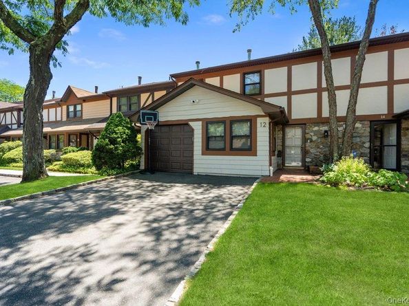 12 Cold Harbour Lane, Woodbury NY 11797