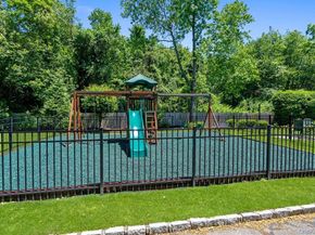 12 Cold Harbour Lane, Woodbury NY 11797