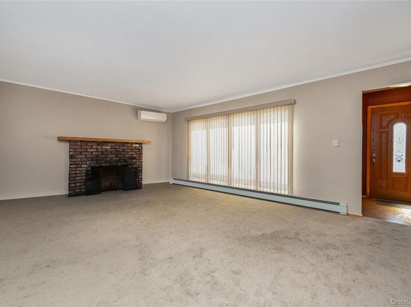 42 Buchanan Avenue, Amity Harbor NY 11701