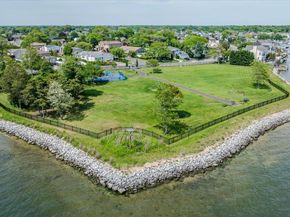 248 Harbor Lane, Massapequa Park NY 11762