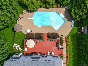 191 Natures Lane, Miller Place NY 11764