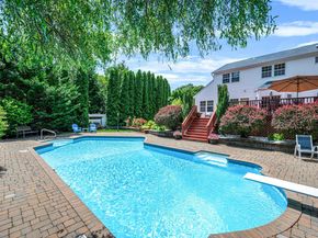 191 Natures Lane, Miller Place NY 11764