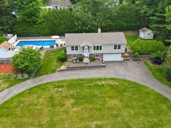 26 Pugsley Parkway, Cortlandt Manor NY 10567