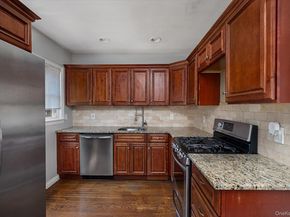 32 Croyden, New Hyde Park NY 11040