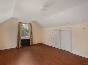 32 Croyden, New Hyde Park NY 11040