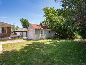 32 Croyden, New Hyde Park NY 11040