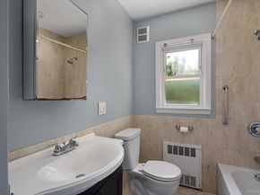 32 Croyden, New Hyde Park NY 11040