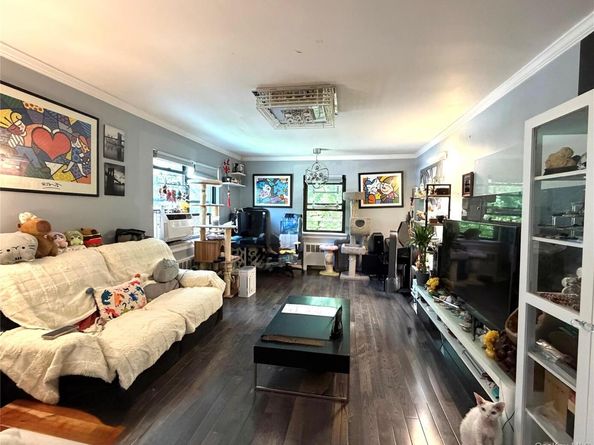 73-96 Springfield Blvd 2nd floor, Oakland Gardens NY 11364