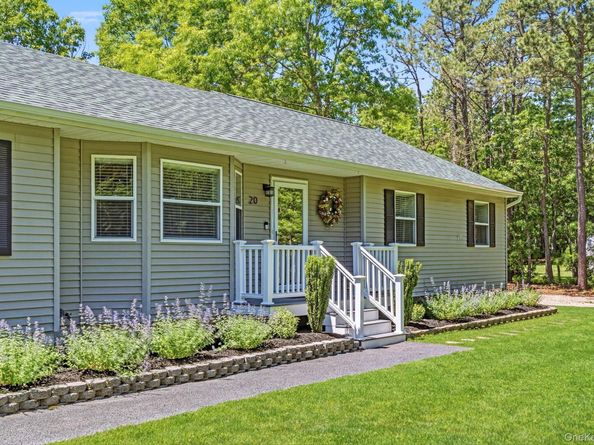 20 Charter Court, Manorville NY 11949
