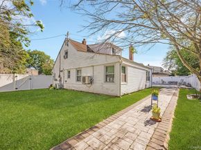 65 Club Lane, Levittown NY 11756