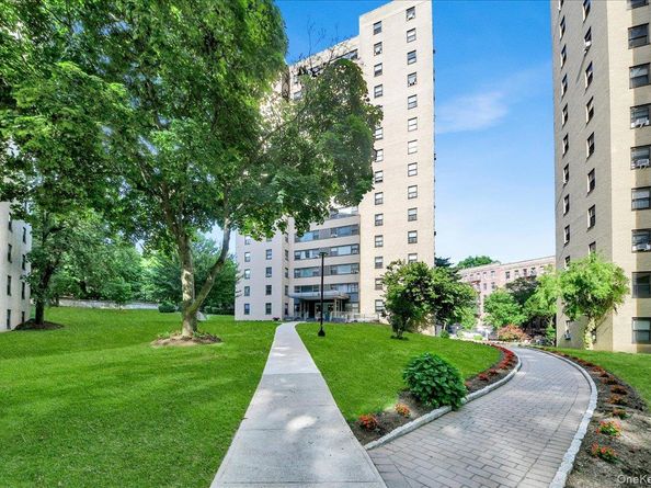 6 Fordham Hill Oval 10A, Bronx NY 10468