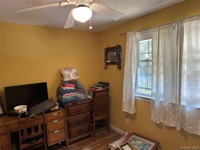 185 Holden Avenue, Cutchogue NY 11935