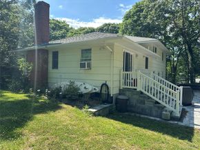 185 Holden Avenue, Cutchogue NY 11935