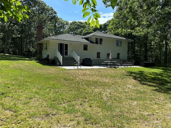 185 Holden Avenue, Cutchogue NY 11935