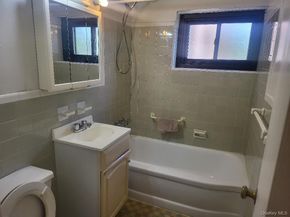 87-56 Francis Lewis Boulevard B62, Queens Village NY 11427