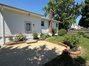 322 N Virginia Avenue, Massapequa NY 11758