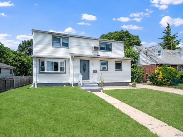 101 Spruce Avenue, Bethpage NY 11714