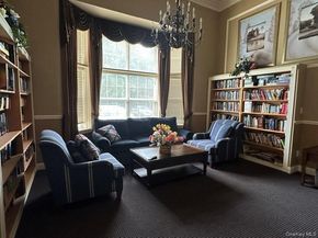 31 Cranberry Circle, Medford NY 11763