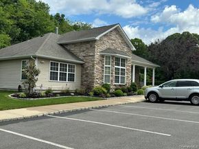 31 Cranberry Circle, Medford NY 11763