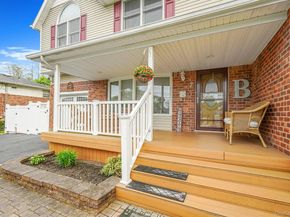 7 Elmwood Road, Deer Park NY 11729