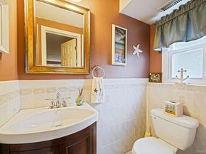 7 Elmwood Road, Deer Park NY 11729