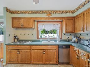 7 Elmwood Road, Deer Park NY 11729