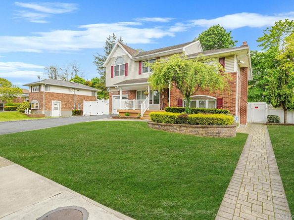 7 Elmwood Road, Deer Park NY 11729