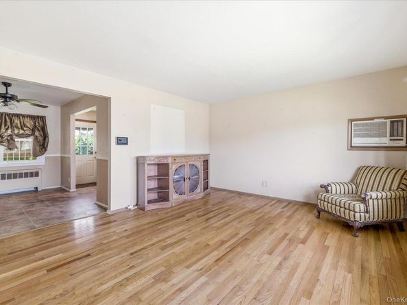 1329 Globe Avenue, Elmont NY 11003