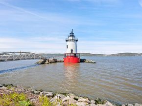 100 Legend Drive 206, Sleepy Hollow NY 10591