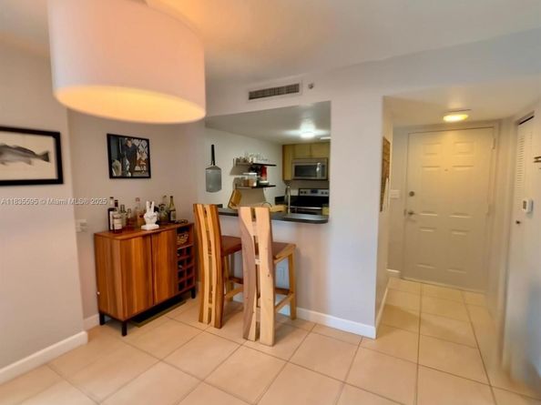 280 SW 20th Rd 404, Miami FL 33129