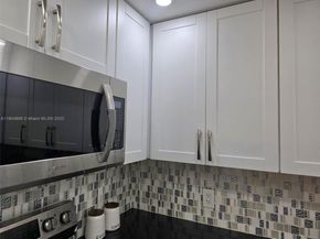 1401 SW 135th Ter 213H, Pembroke Pines FL 33027